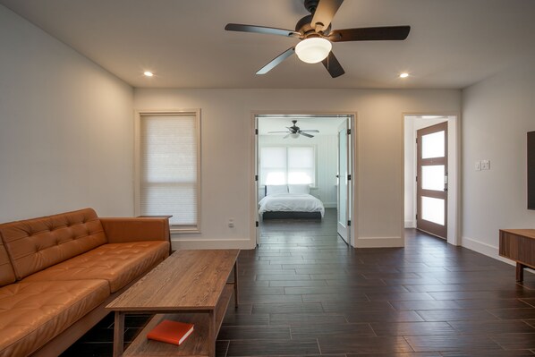 Smart TV, Netflix, streaming services