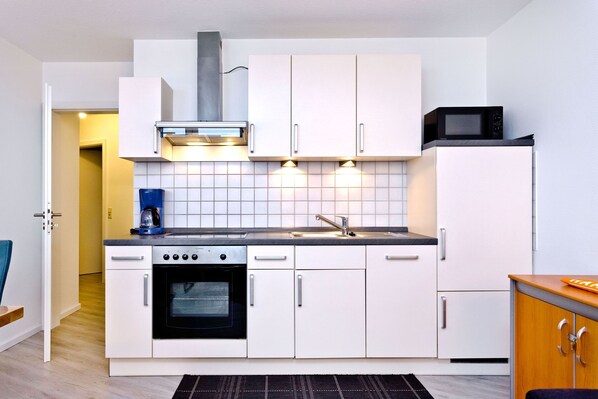 Køleskab, mikrobølgeovn, ovn, opvaskemaskine