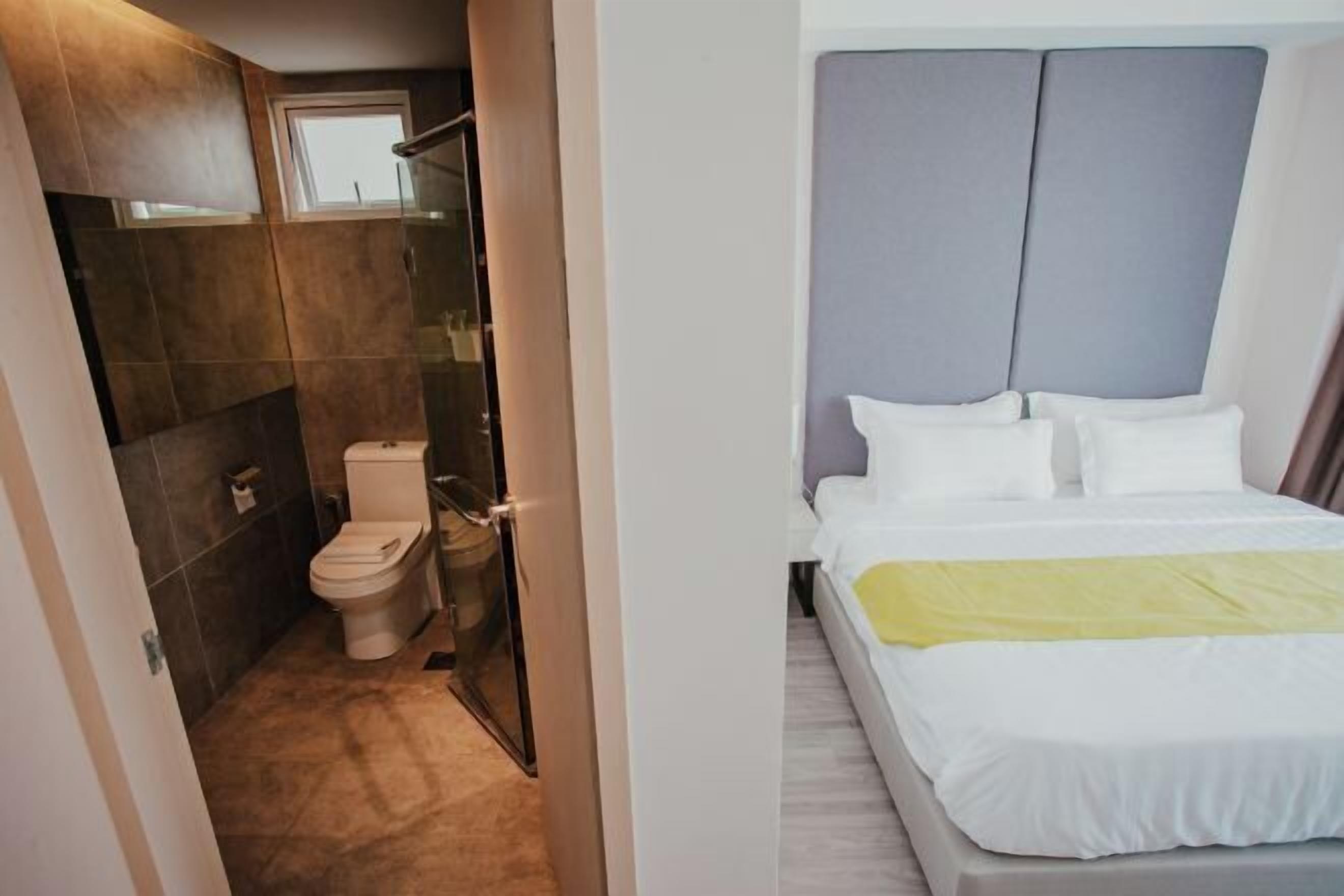 Minibar, desk, laptop workspace, blackout curtains