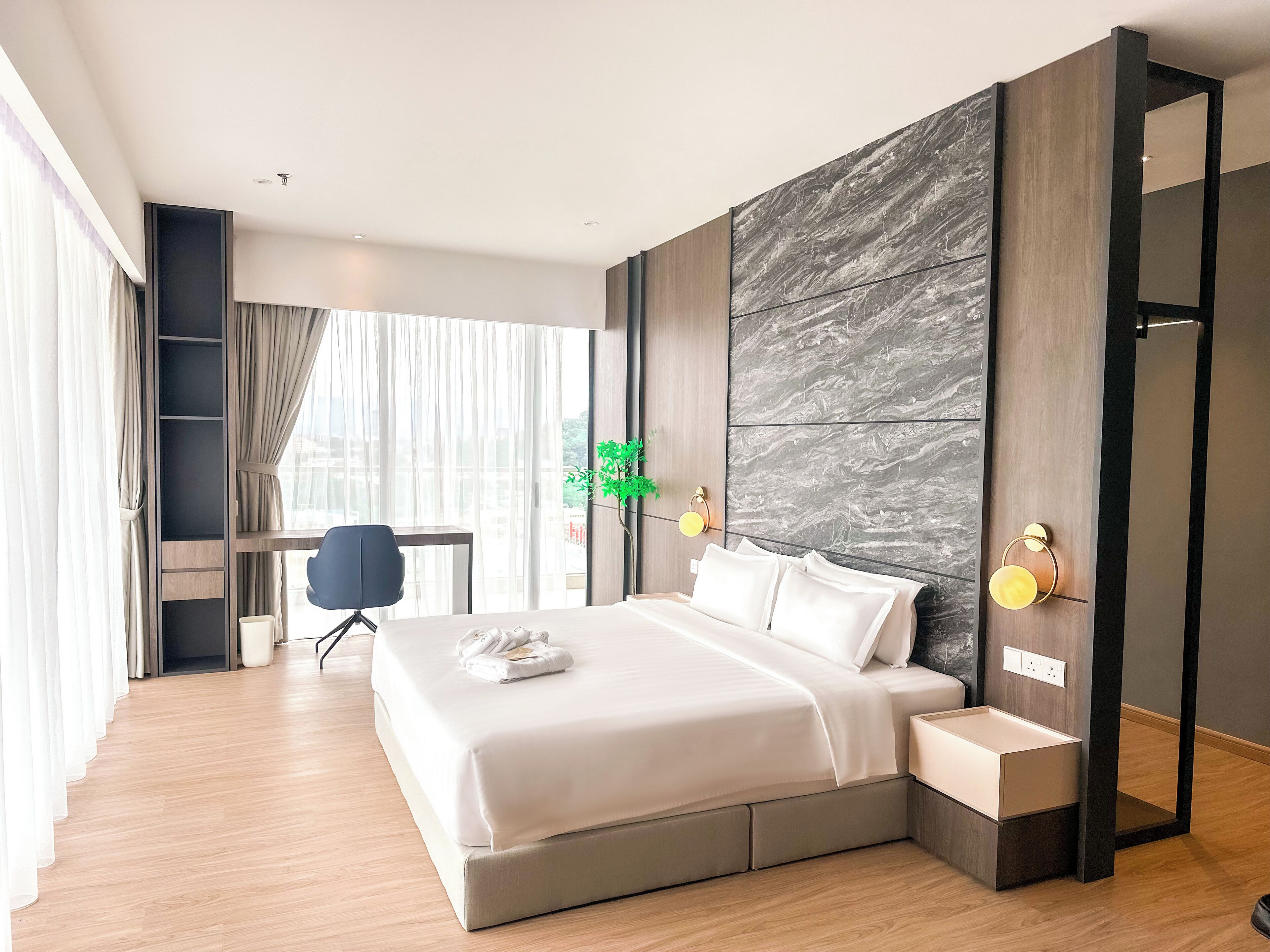 Minibar, desk, laptop workspace, blackout curtains