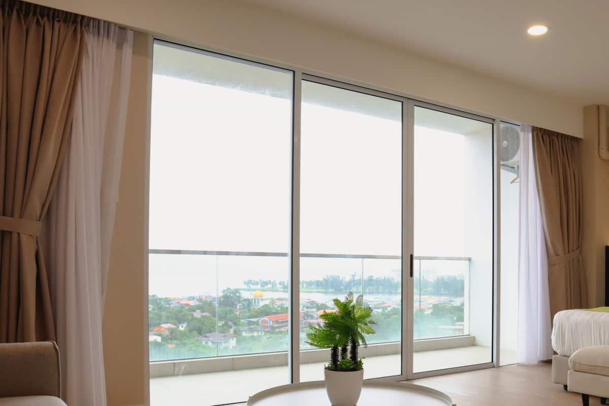 comfort penthouse | 2 bedrooms, minibar, desk, laptop workspace