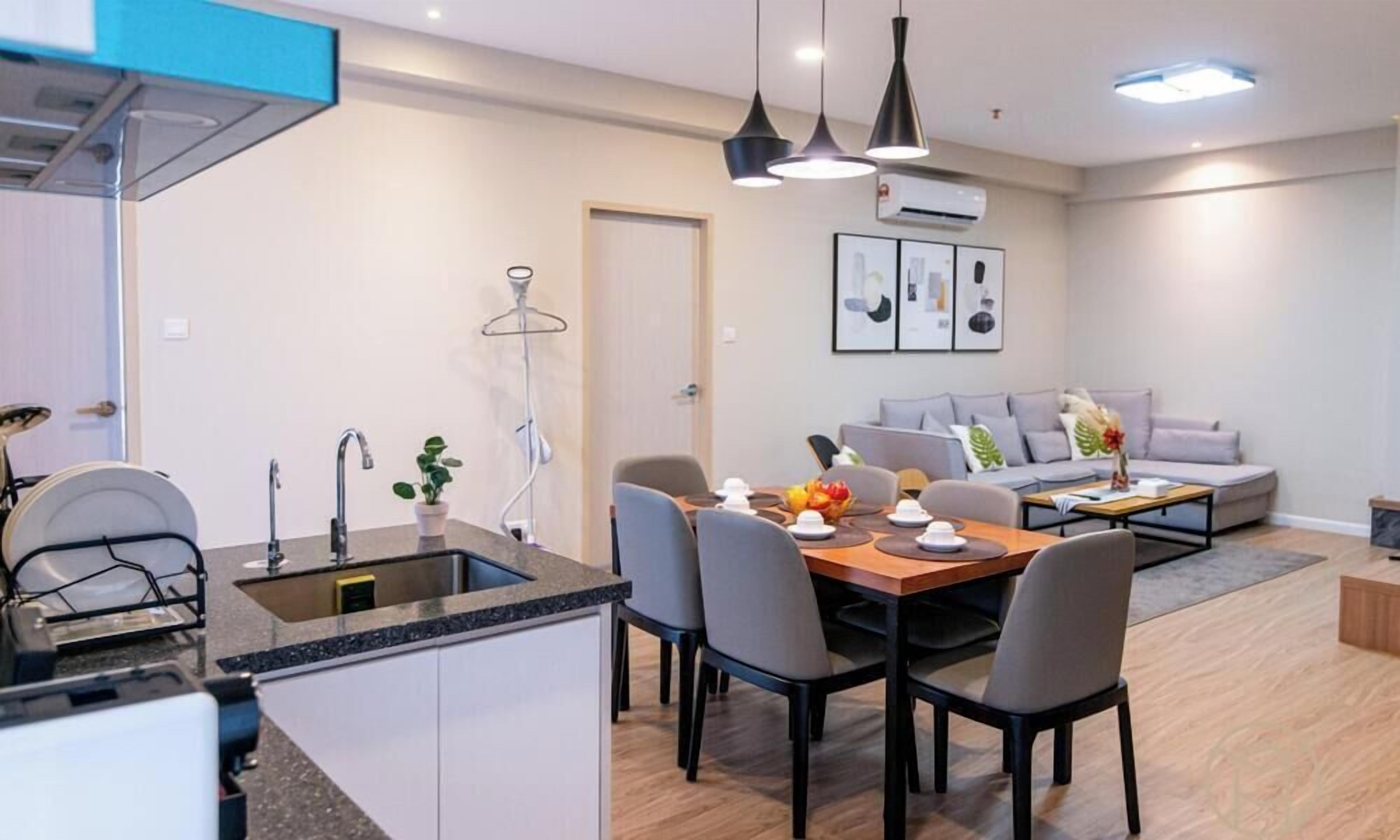 3-Bedroom Family Suite with City View