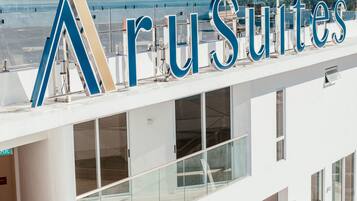 Vista frontal de la propiedad