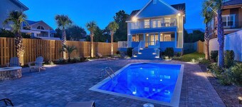 7 BR, Gulf Views, Across From Beach, Movie Theater, Pool/Spa, Discount Golf Cart