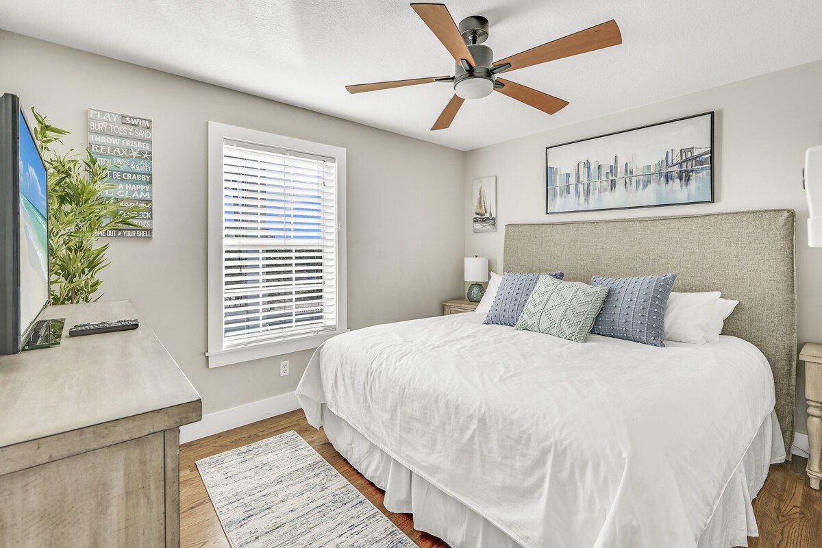 Photo 29 of 7 BR, Gulf Views, Across From Beach, Movie Theater, Pool/Spa, Discount Golf Cart