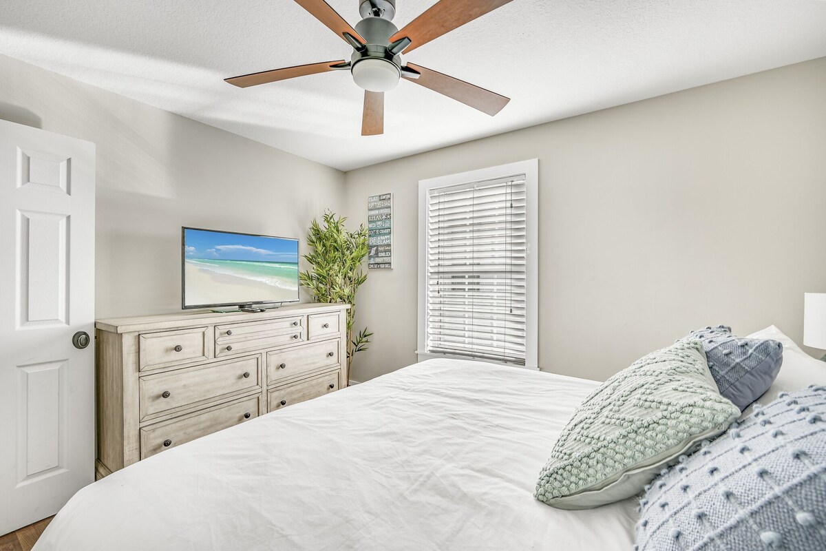 Photo 30 of 7 BR, Gulf Views, Across From Beach, Movie Theater, Pool/Spa, Discount Golf Cart