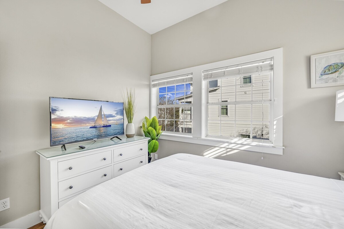 Photo 32 of 7 BR, Gulf Views, Across From Beach, Movie Theater, Pool/Spa, Discount Golf Cart