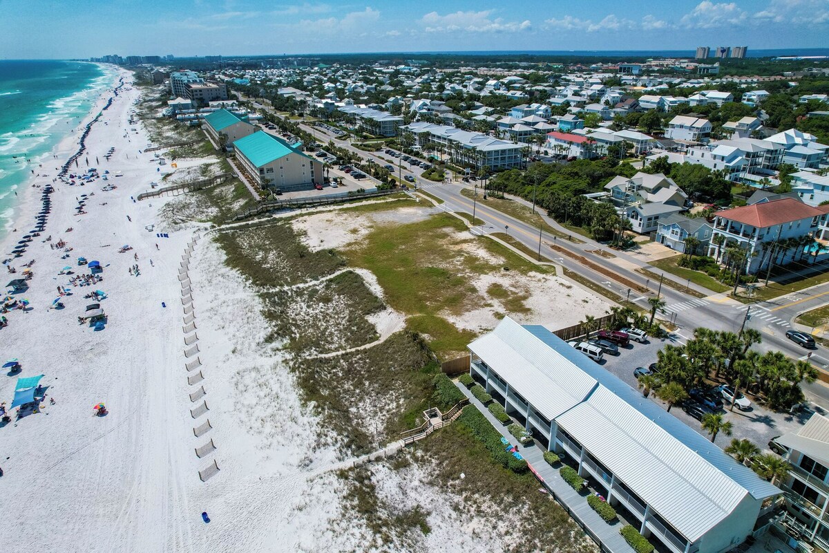 Photo 56 of 7 BR, Gulf Views, Across From Beach, Movie Theater, Pool/Spa, Discount Golf Cart