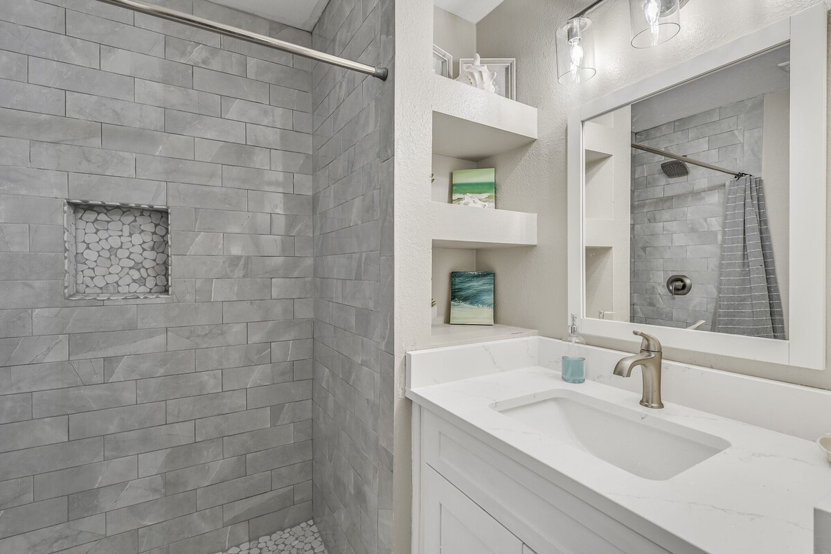 Photo 35 of 7 BR, Gulf Views, Across From Beach, Movie Theater, Pool/Spa, Discount Golf Cart
