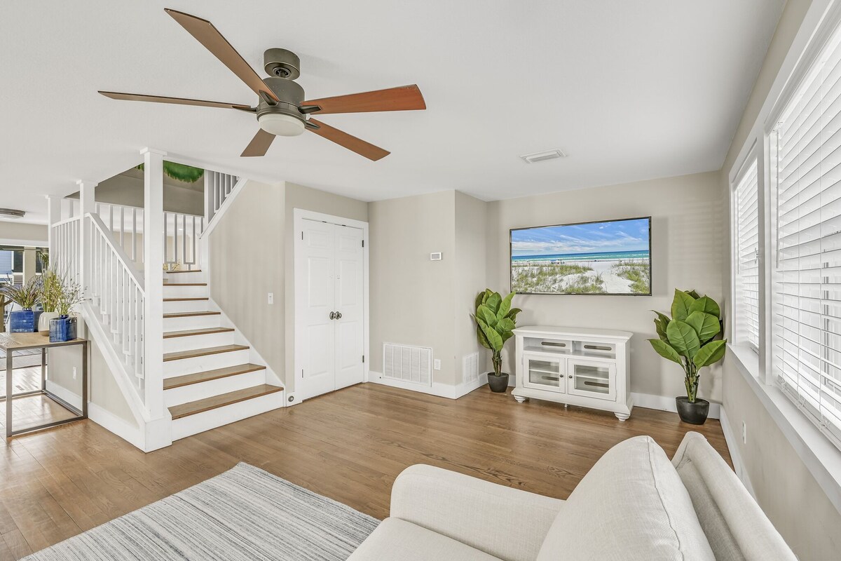 Photo 22 of 7 BR, Gulf Views, Across From Beach, Movie Theater, Pool/Spa, Discount Golf Cart