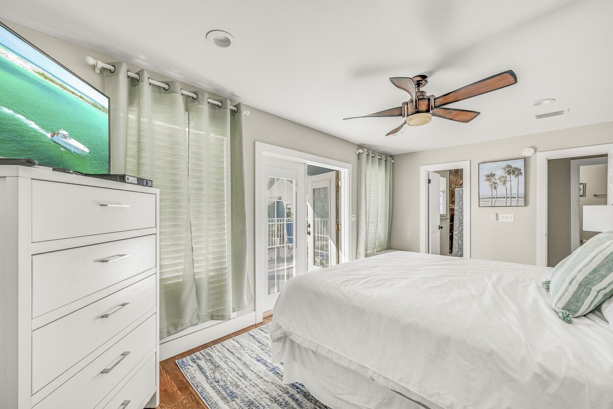 Photo 36 of 7 BR, Gulf Views, Across From Beach, Movie Theater, Pool/Spa, Discount Golf Cart
