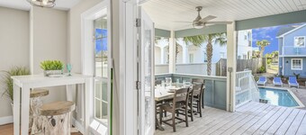 7 BR, Gulf Views, Across From Beach, Movie Theater, Pool/Spa, Discount Golf Cart