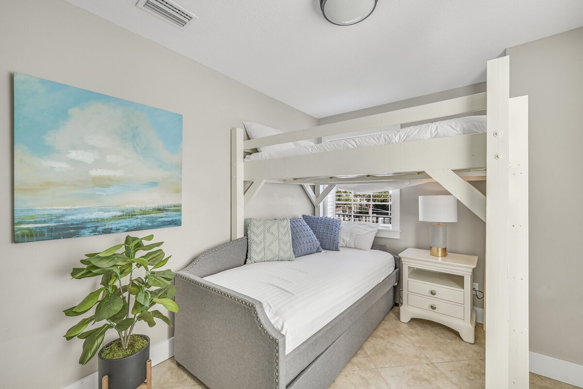Photo 45 of 7 BR, Gulf Views, Across From Beach, Movie Theater, Pool/Spa, Discount Golf Cart