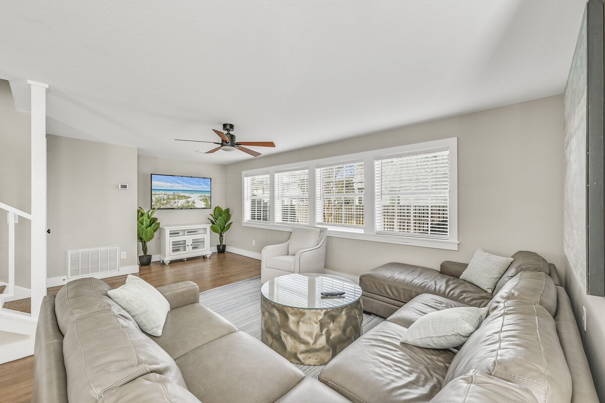 Photo 21 of 7 BR, Gulf Views, Across From Beach, Movie Theater, Pool/Spa, Discount Golf Cart