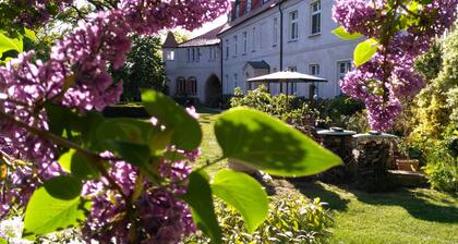 Stylish apartment in a manor house - rural hideaway in the countryside