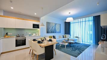 2 bedrooms, premium bedding, Select Comfort beds, in-room safe