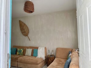 Casa, 3 habitaciones, con acceso para personas discapacitadas, alberca privada | Sala de estar | Tenis de mesa 