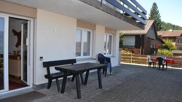 Apartment, 3 Bedrooms, Accessible, Smoking | Exterior