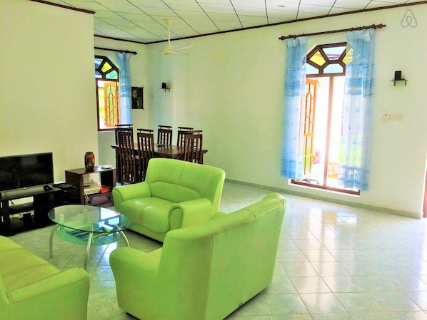 Villa, 2 Bedrooms, Accessible | Living room