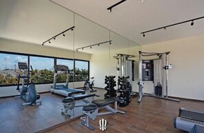 Apartment, 3 Bedrooms, Smoking, Balcony | Fitness studio