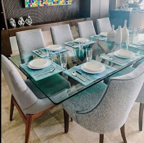 Apartamento, 4 quartos, para fumantes, sacada | Sala de jantar