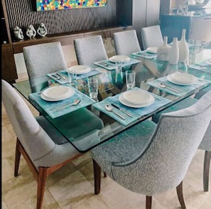 Apartamento, 4 quartos, para fumantes, sacada | Sala de jantar