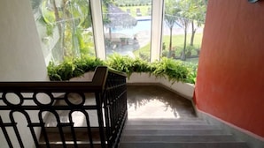 Nhà, nhiều phòng ngủ, hút thuốc, hồ bơi riêng | Hành lang