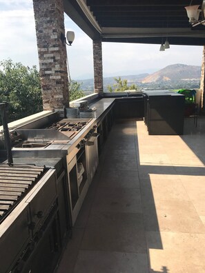 House, Multiple Bedrooms, Smoking, Private Pool | Interior