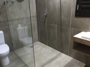 Bathroom - Soeteweide North Bb - Close to Fancourt Golf Estate (George)