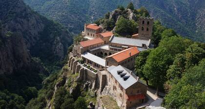 Apartment F2 + terrace - rated 3 stars - with village and Canigou views