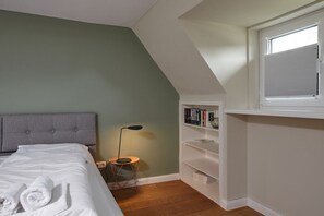 2 chambres, fer et planche à repasser, lit de bébé portatif, Wi-Fi