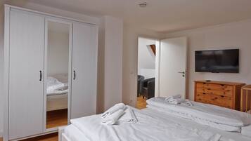 3 makuuhuonetta, silitysrauta/-lauta, vauvan matkasänky, ilmainen Wi-Fi