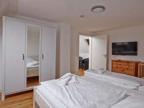 3 Schlafzimmer, Bügeleisen/Bügelbrett, Reisekinderbett, kostenloses WLAN