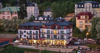Hotel Queens