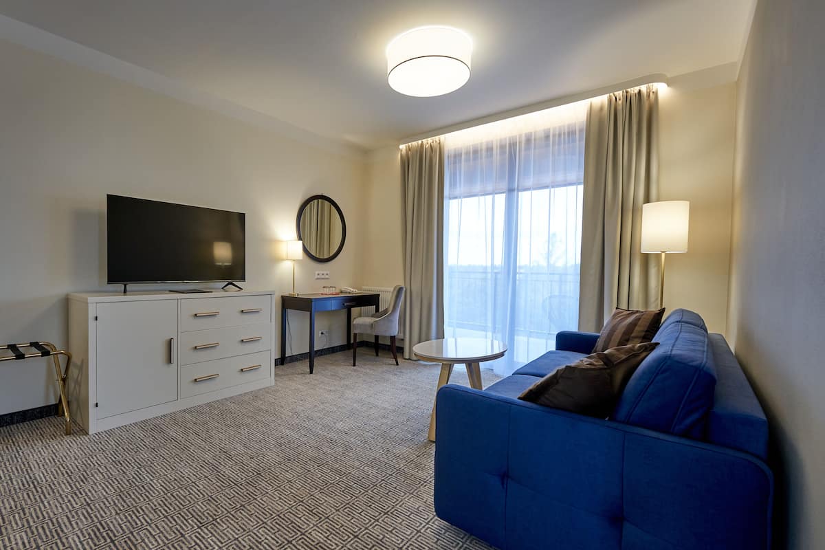 Chambre Familiale | Minibar, coffres-forts dans les chambres, bureau, Wi-Fi gratuit