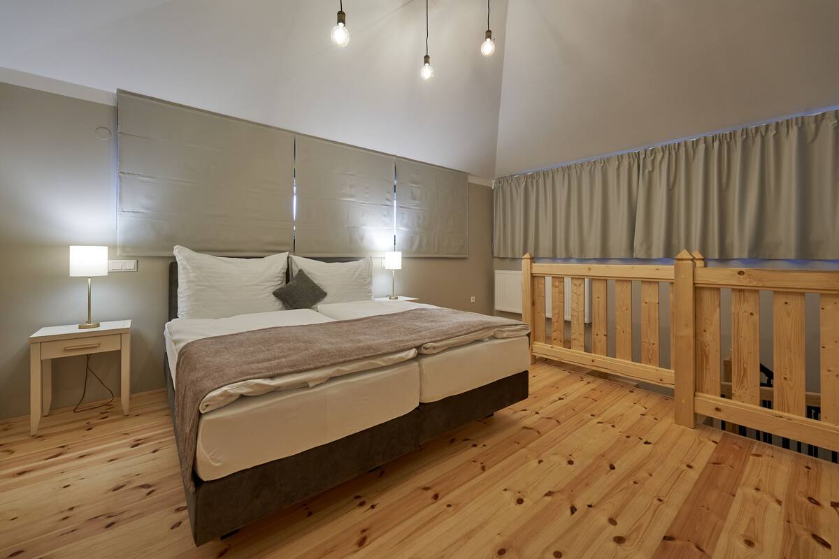 Appartement Duplex Romantique | Minibar, coffres-forts dans les chambres, bureau, Wi-Fi gratuit