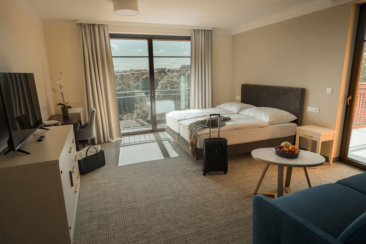 Chambre Double Junior | Minibar, coffres-forts dans les chambres, bureau, Wi-Fi gratuit