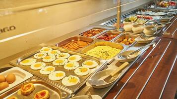 Free daily buffet breakfast