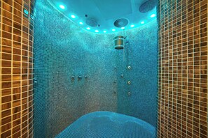 Hot stone massages, sports massages, 1 treatment room - Hotel Queens (Marianske Lazne)