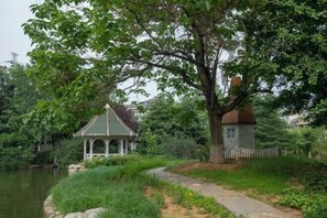 المنشأة من الداخل