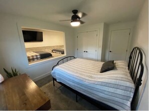 6 bedrooms, WiFi, wheelchair access