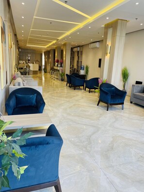 Lobby sitting area - Terrace View 2 serviced apartments (Al Khobar)