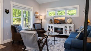 Télévision, cheminée