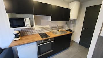 Refrigerador, microondas, horno, placa de cocina