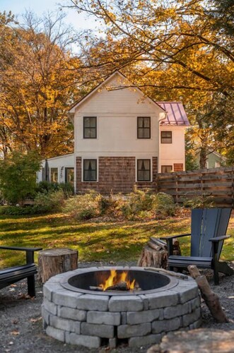 South Street Speakeasy: Historic Rosendale Home