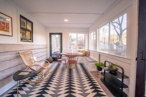 المنشأة من الداخل