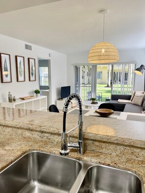 تلفزيون ذكي