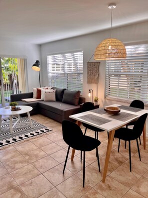 Interior - 340B - Boca Retreat w/ Pool, Parking, Near Evert Tennis & Shops (Boca Raton)