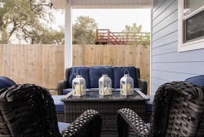 Terrace/patio - Golf cart included w/ stay Beautiful home 3min drive to beach Pet Friendly  (Panama City Beach)