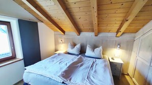 2 soverom, reiseseng for barn, wi-fi (inkludert) og sengetøy